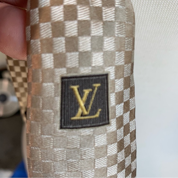 Louis Vuitton Damier Tie - Picture 4 of 6